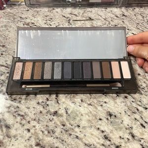 Urban Decay Smoky Eyeshadow Palette
